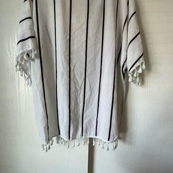 Black and white cardigan - Picture 5 of 5